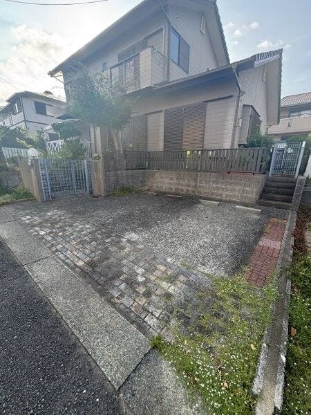 駐車場4台停めれます