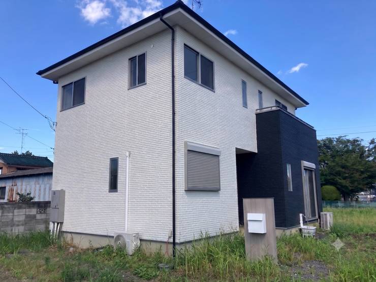 外観②
第一印象の良さが魅力のスタイリッシュな外観。白を基調とした飽きのこないデザインが街並みに美しく映え、長く愛着を持って暮らせる住まいです。