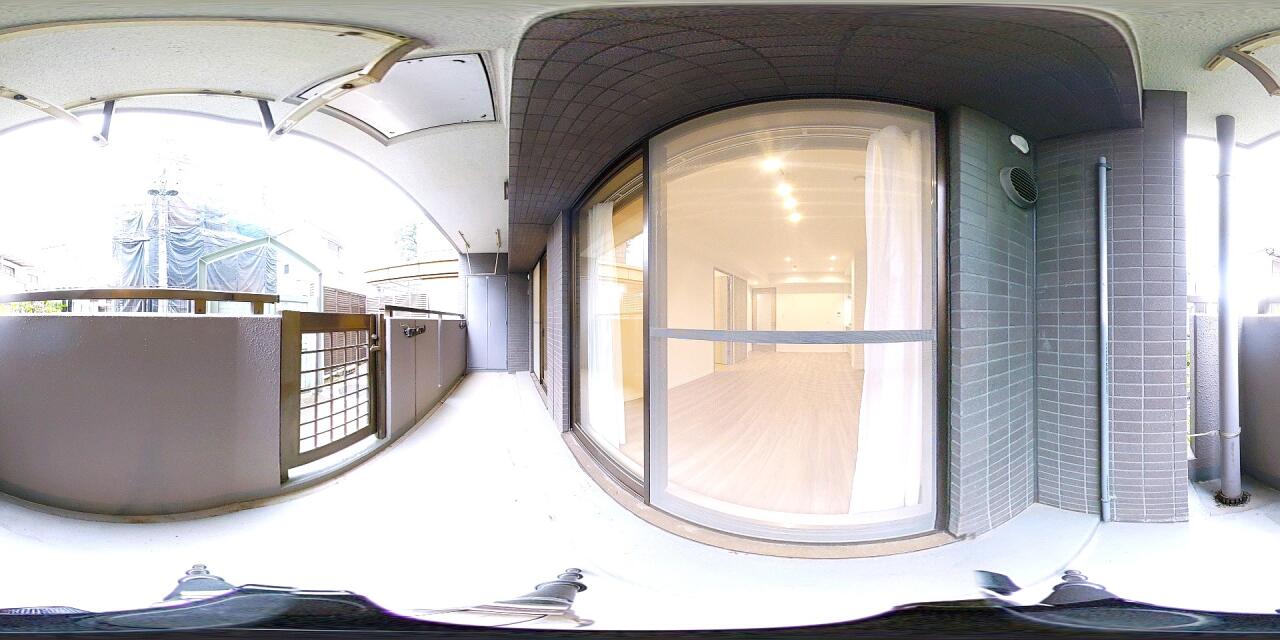 1階住戸の特権である専用庭は、ガーデニングなどの趣味を存分に楽しめるスペースです。専用庭の使用料は無償となっており、戸建て感覚でプライベートな屋外時間を過ごすことができます。