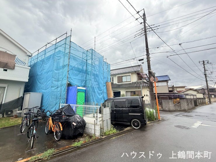 前面道路もゆとりがあり、開放感あふれる街並みが魅力です。