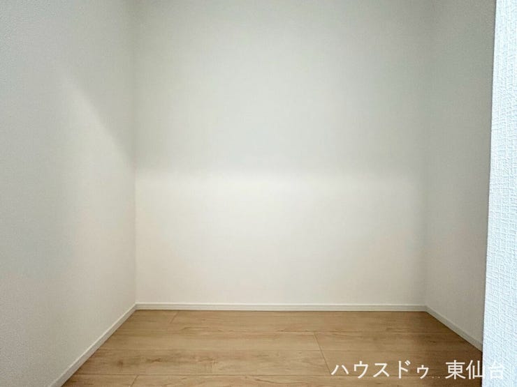 7.1帖の洋室にあるウォークインクローゼット♪
たくさんお養父を収納できます◎