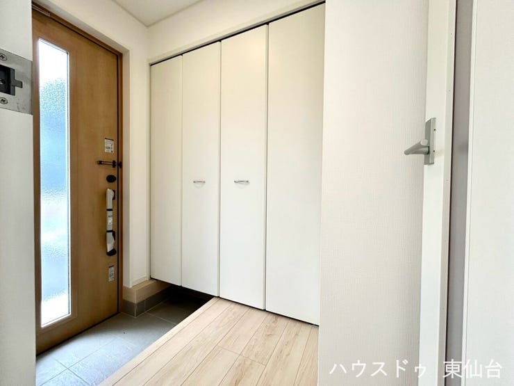 大容量のシューズボックス付き◎
広い玄関スペースで解放感があります♪