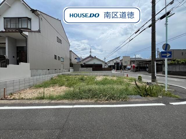 【外観】
角地に建つ3階建ての住まい♪
地下鉄名城線/瑞穂運動場東駅 徒歩約19分、市営バス「弥富通四丁目」停 徒歩約5分。