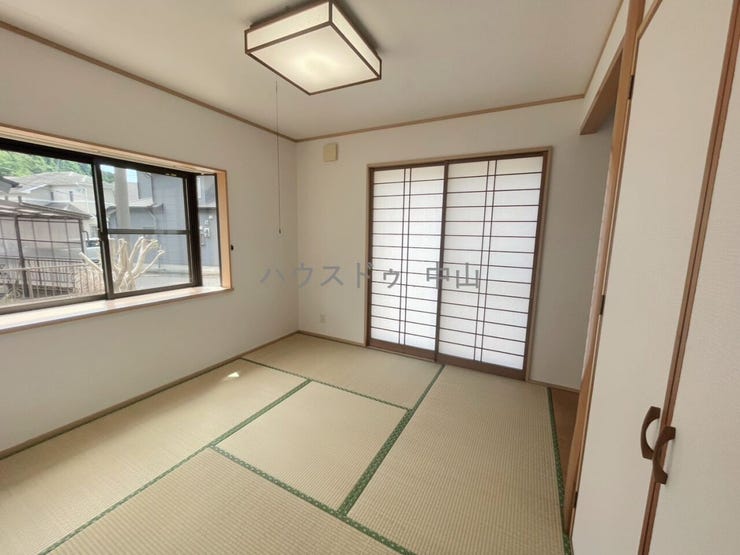 \暮らしにゆとりをもたらす和の空間/
客間や寝室、お子さまの遊び場、在宅ワークにも活躍する万能な和室。落ち着きある空間として使いやすく、暮らしの幅を広げてくれます。