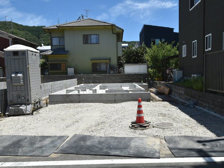 建設地を西側より撮影 2026.07.28
