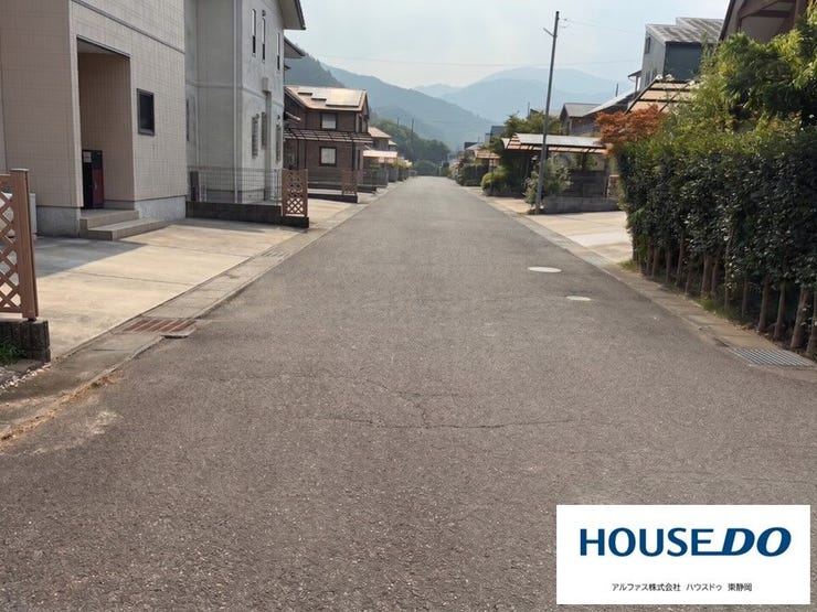 幅員が広く駐車も楽々です♪