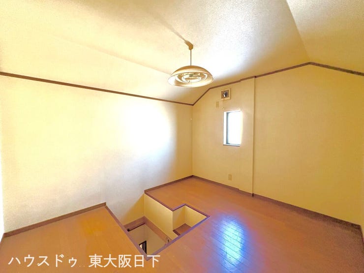 ・屋根裏収納