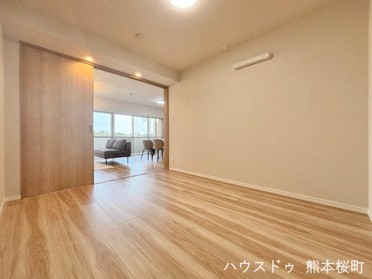 ■5.5帖洋室■心からリラックスできる静けさ、上質な眠りで、毎日をリセットします。明日への活力を養う空間です。