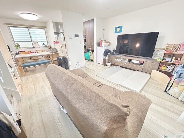 床暖房付きで冬でも足元からあたたかい空間。