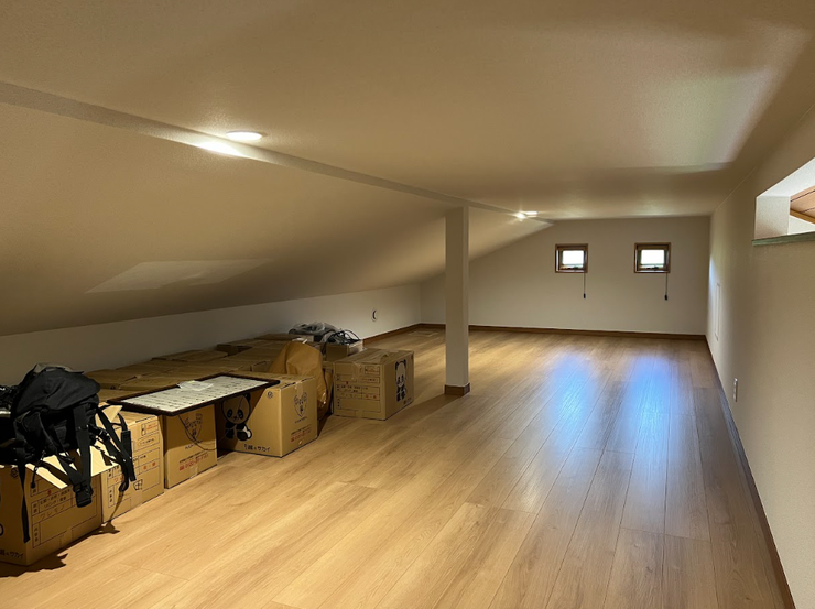 屋根裏収納