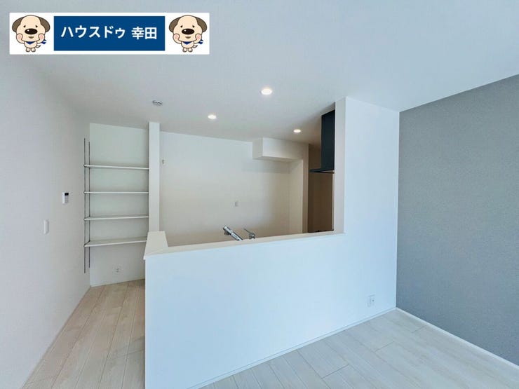 カウンターキッチンになっており、リビングの様子を見ながら作業をすることができます。
