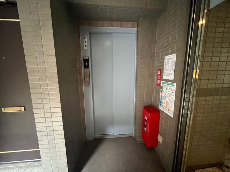 エレベーター1基