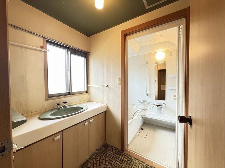 掲載の写真は、室内の家具・家電等をCG加工により消去したものです。現況を優先します。