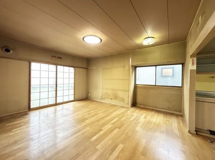掲載の写真は、室内の家具・家電等をCG加工により消去したものです。現況を優先します。