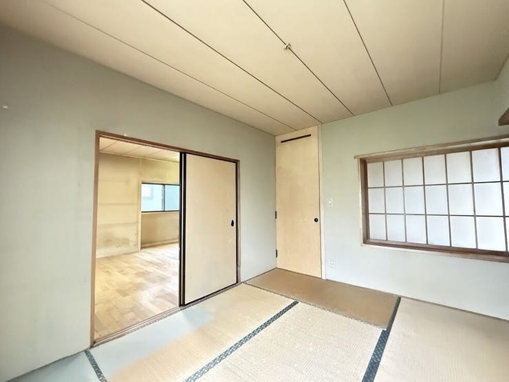 掲載の写真は、室内の家具・家電等をCG加工により消去したものです。現況を優先します。