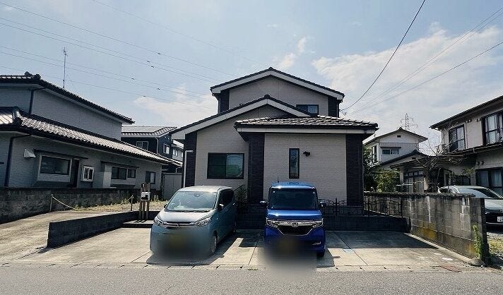 駐車場5台分
並列で駐車できます!!!