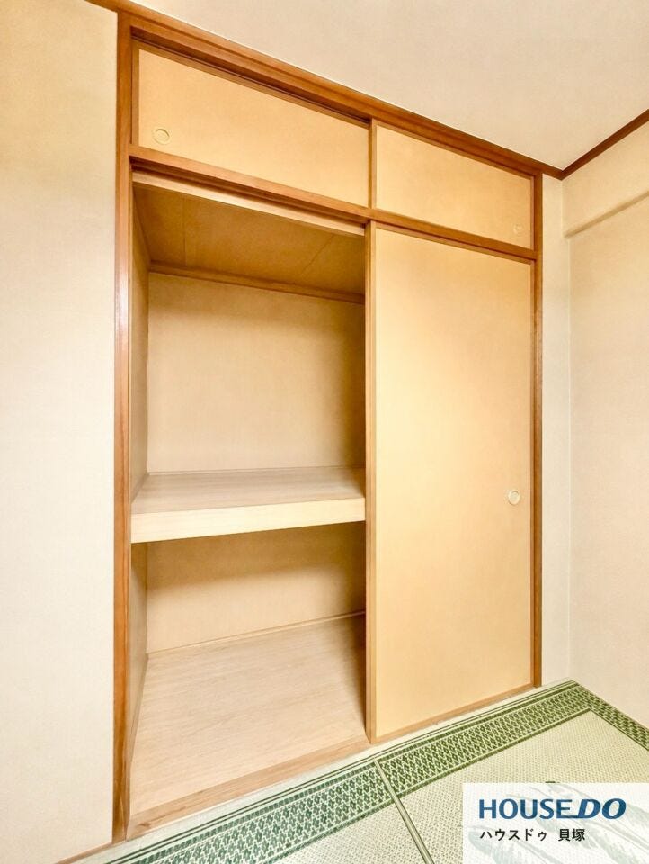 奥行きのある押入収納で、かさばる荷物もすっきり整理できます♪