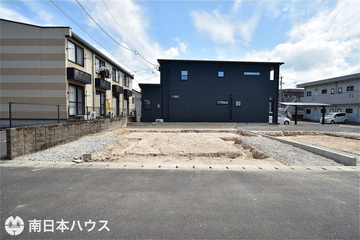 桜ヶ丘５丁目 新築戸建 桜ヶ丘５丁目／２区画 【外観】令和8年7月30日　撮影
桜丘東小学校まで徒歩5分で通学も安心の立地です♪