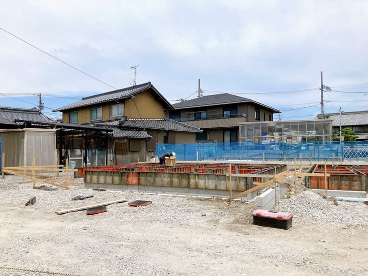 【通学しやすい立地】
古知野西小学校まで徒歩7分と通学時間が短くなることで、子どもたちの負担も軽減されます♪
送り迎えもしやすく、子育て世帯にとって嬉しい住環境が整っています!