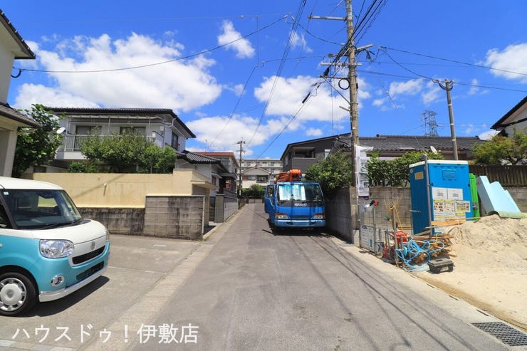 【前面道路】
西側前面道路、北方面
道路幅員約4.94m