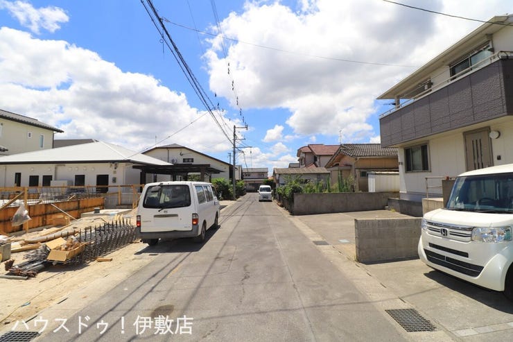 【前面道路】
西側前面道路、南方面
道路幅員約4.94m