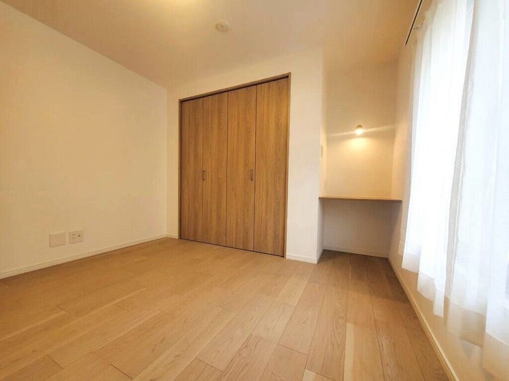 【Bedroom】ナチュラルな内装で、リラックスできる空間。寝室や書斎にも最適です。