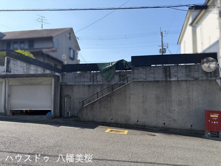 【外観】
バス停まで徒歩2分、バスで約10分で松井山手駅♪