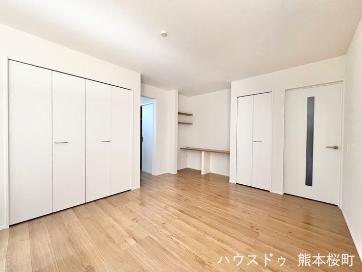 ■安らぎと笑顔の中心地■陽光が優しく降り注ぎ、会話が自然と弾む。ここでは、毎日が特別な時間へと変わります。