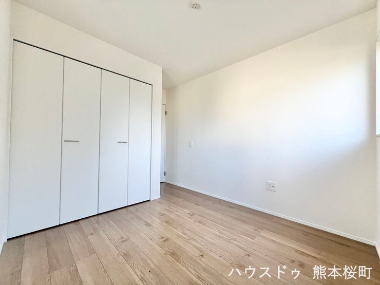 ■5帖洋室■寝室、書斎、趣味の部屋。家族の成長やライフスタイルに合わせ、様々な使い方ができる快適な空間です。
