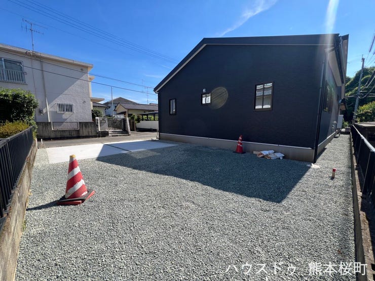 ■車と趣味の幅が広がる場所■単なる駐車スペースではない、洗車やタイヤ交換、DIYにも使える多目的な屋外スペースです。