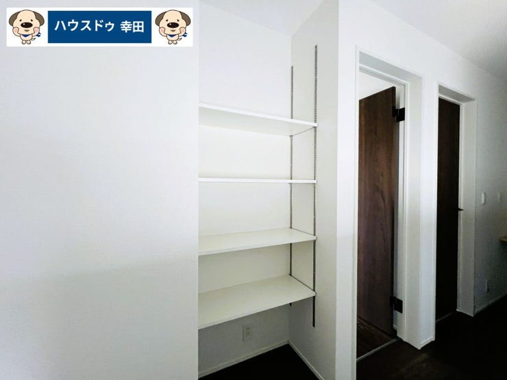 2階廊下の可動棚