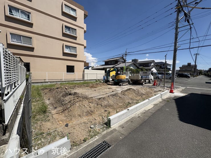 【建築中・西南角地】敷地52坪超で駐車場2台分を確保。1F電動シャッターや制震ダンパーなど設備も充実しています。