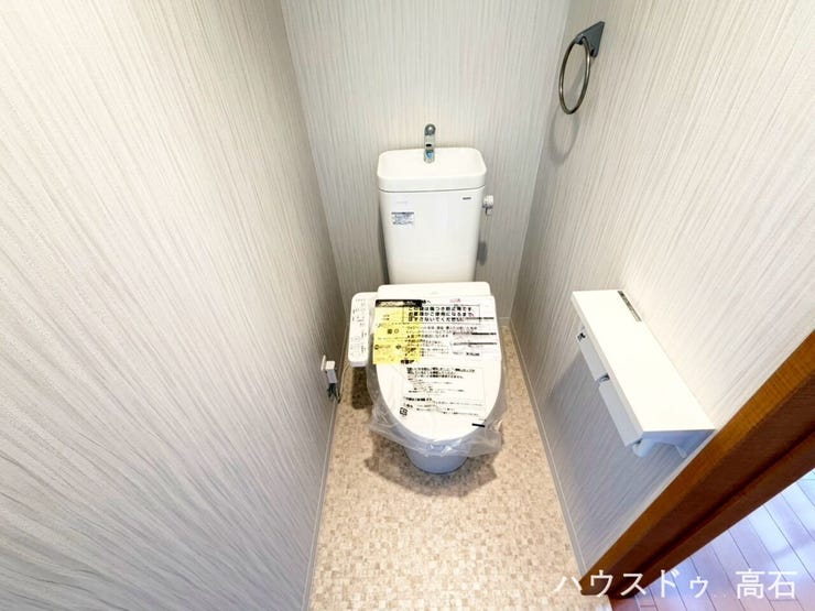 2階トイレ
2階にもトイレがあるため、忙しい朝の準備時間でも家族で重なることなくスムーズに利用できます。