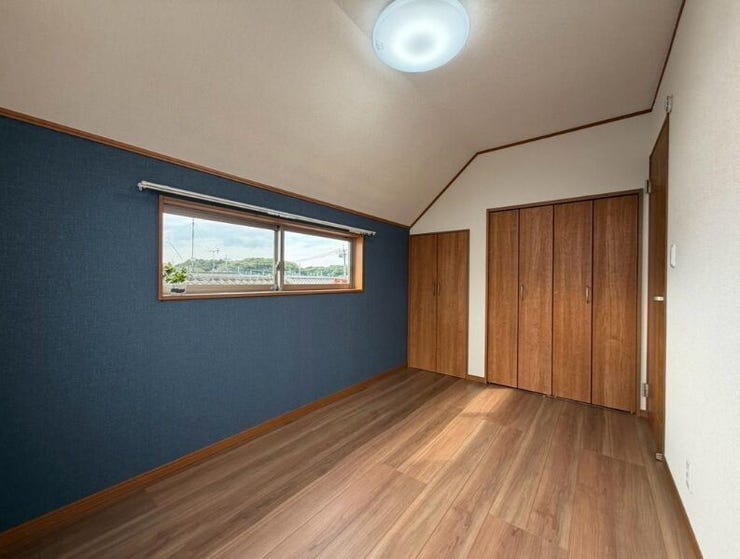 アクセントクロスが部屋の雰囲気をグッと引き立てています♪