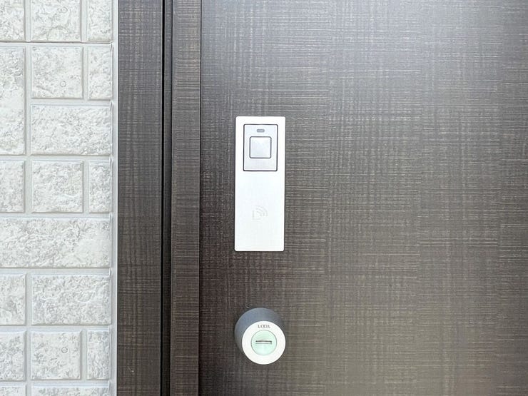 ○スマートキー○ 同仕様
ワンタッチで簡単施錠♪お荷物が多くてもラクラク開錠できますね♪