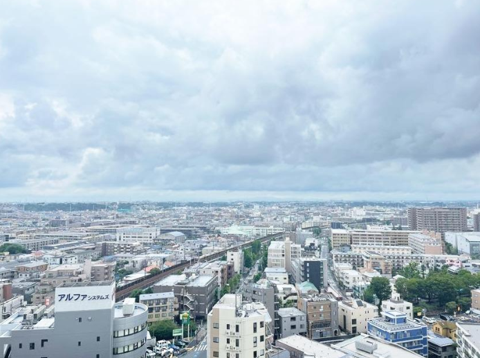 高層階ならではの開放的な眺望。遠くまで見渡せる爽快な景色です。