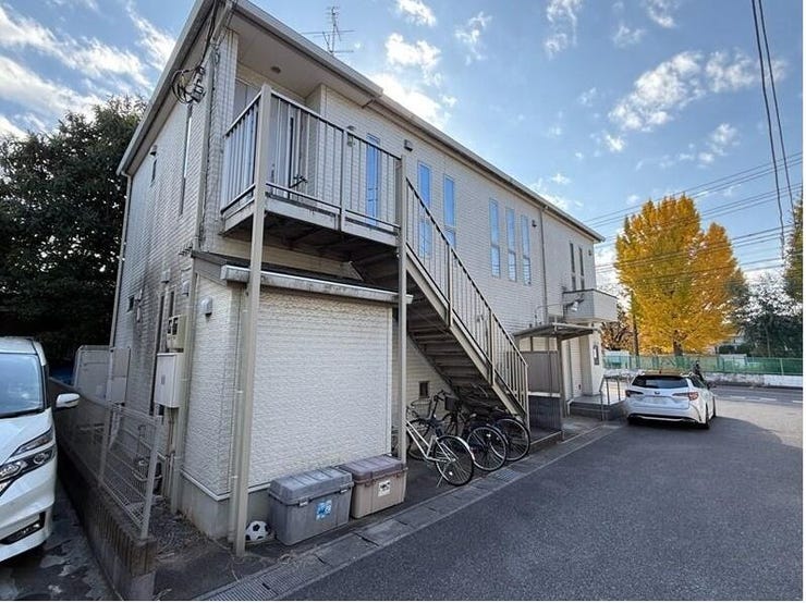 2階へは階段で入ります。