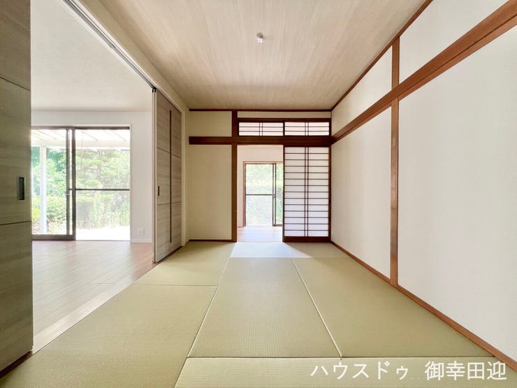 ■6帖和室①■ゲストをもてなし、昼寝や家事にも使える、畳のぬくもりが心地よい多目的万能スペース。