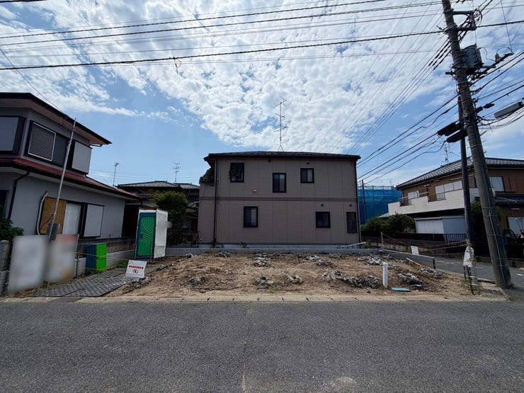 【外観】
随時ご案内可能です♪
当物件はもちろんですが、他に気になる物件のご案内、資金計画、物件詳細、住宅ローン等何でもお気軽にお問い合わせください!!