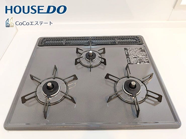 □■三口コンロ■□
同時にお料理が可能♪
煮物と炒め物と汁物と一度に作れます。