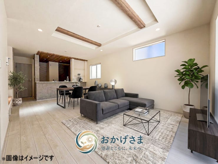 【リビング】
【リビング・ダイニングイメージ】
※画像は家具設置イメージです。
おりあげ天井に化粧梁が映える上質なLDK。グレーの対面キッチンが印象的なモダンデザインです。