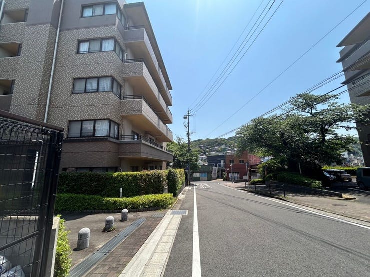 【敷地内駐車場有】オートロック♪IHクッキングヒーター♪浴室乾燥機♪シャンプードレッサー♪追焚機能♪