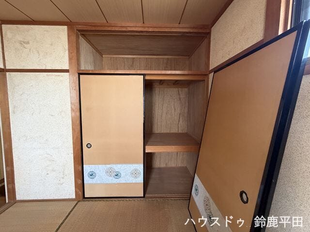 頻繁に使う日用品や大型品までサッと収納でき、身の回りを片付けられる押入れです。