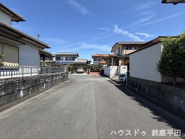 東側道路