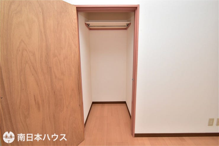 【洋室収納】