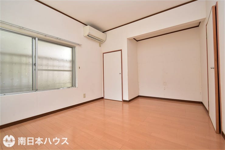 【洋室】2面に窓があり通風良好です!