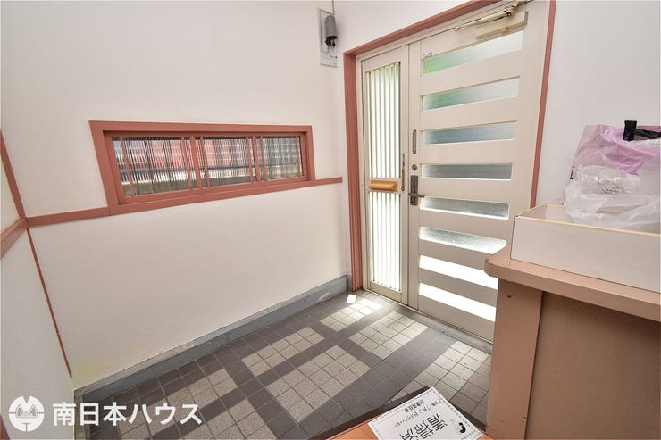 【玄関】シューズボックス付きの玄関!