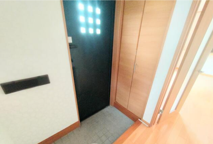 住宅玄関 シューズボックスがあります