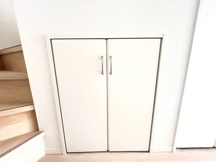 廊下にも収納があります
