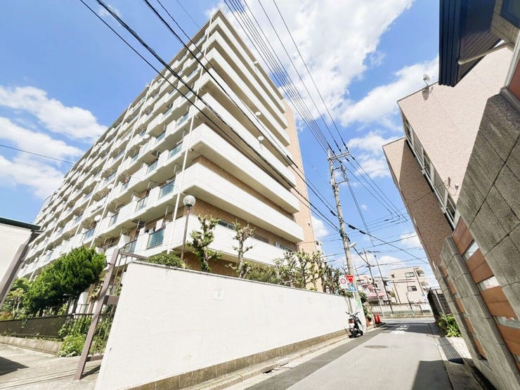 前面道路含む外観